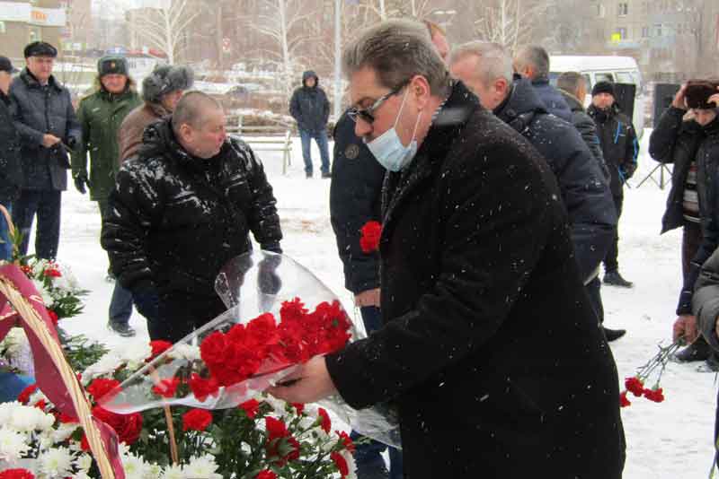 В Новотроицке почтили память погибших воинов-интернационалистов (фото)