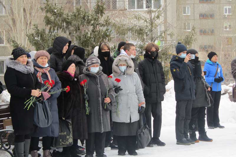 Новотройчане почтили память  Воинов-интернационалистов