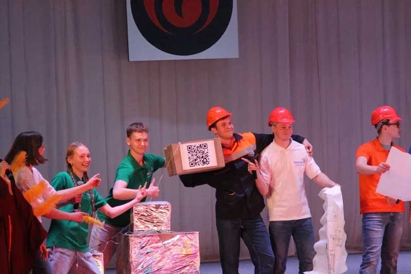 Новотроицкие студенты представили школьникам металлургические профессии