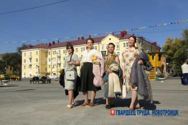 Новотройчане увидели свой город на большом киноэкране