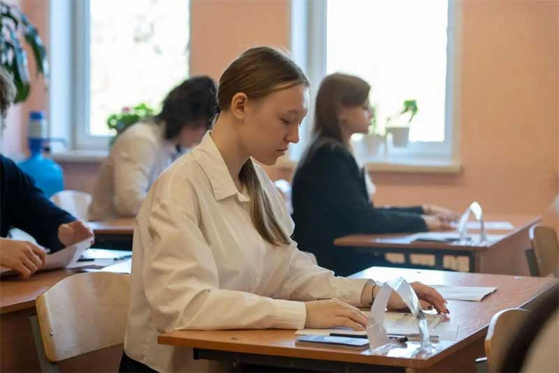 В Оренбуржье выпускники продолжают сдавать ЕГЭ