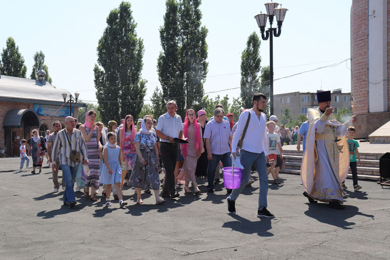 В Петропавловском соборе Новотроицка состоялось праздничное богослужение