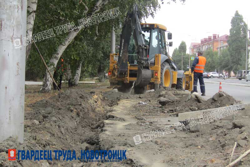 На улице Советской Новотроицка приступили к ремонту дороги