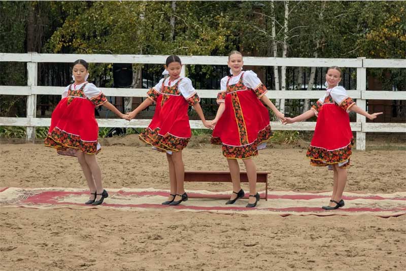В новотроицком конно-спортивном клубе «Ника» устроили особенный праздник