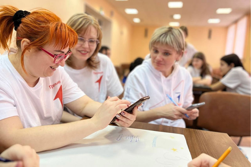 В Новотроицке прошла общегородская «Зарядка Первых». Как это было…