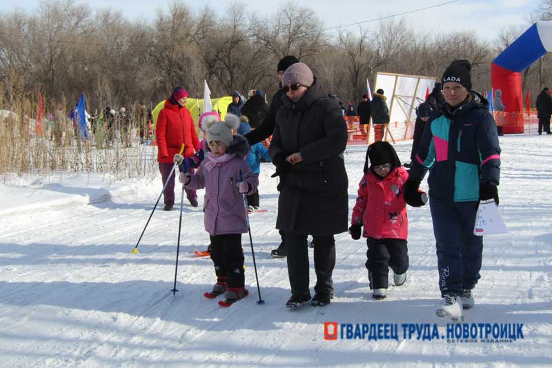 Новотройчане вышли на старты «Лыжни России»