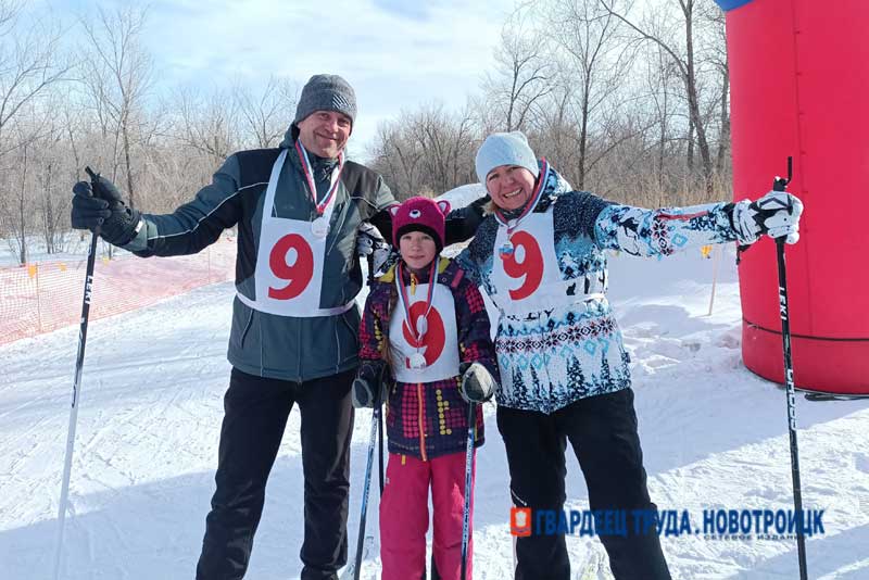 Новотройчане вышли на старты «Лыжни России»
