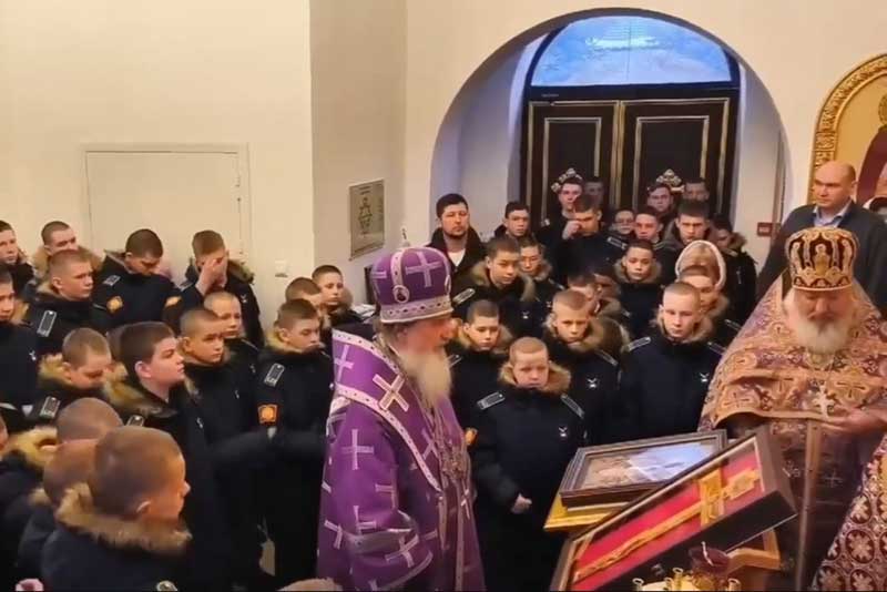 Губернатор Евгений Солнцев в день престольного праздника побывал в  храме Оренбургского президентского кадетского училища