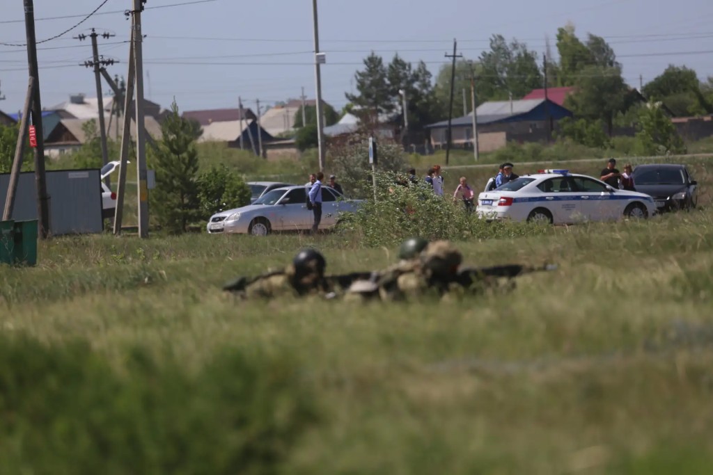 Евгений Солнцев рассказал о состоянии раненых новотроицких полицейских