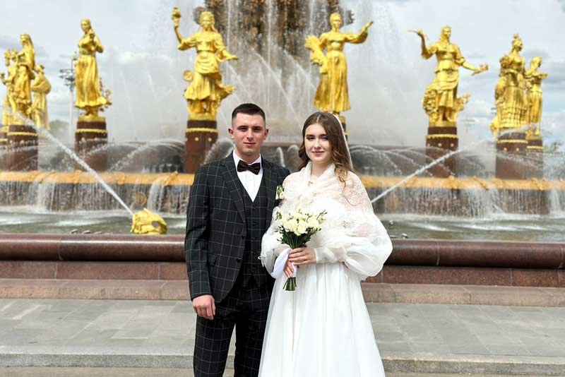 Совет, да любовь! Новотройчане поженились на свадебном фестивале в Москве
