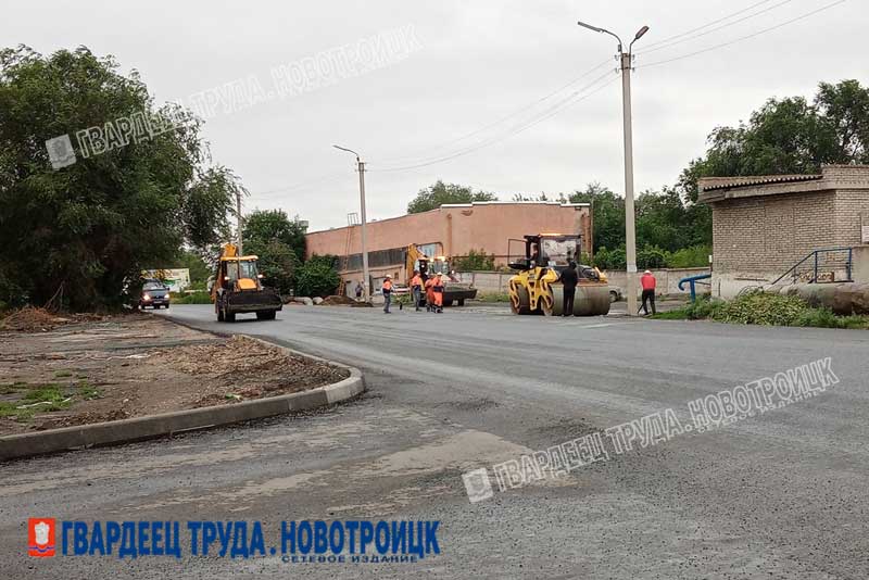 В Новотроицке  на шести участках дорог завершается ремонт