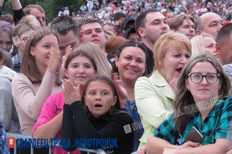 В Новотроицке отметили День металлурга. Фотопанорама