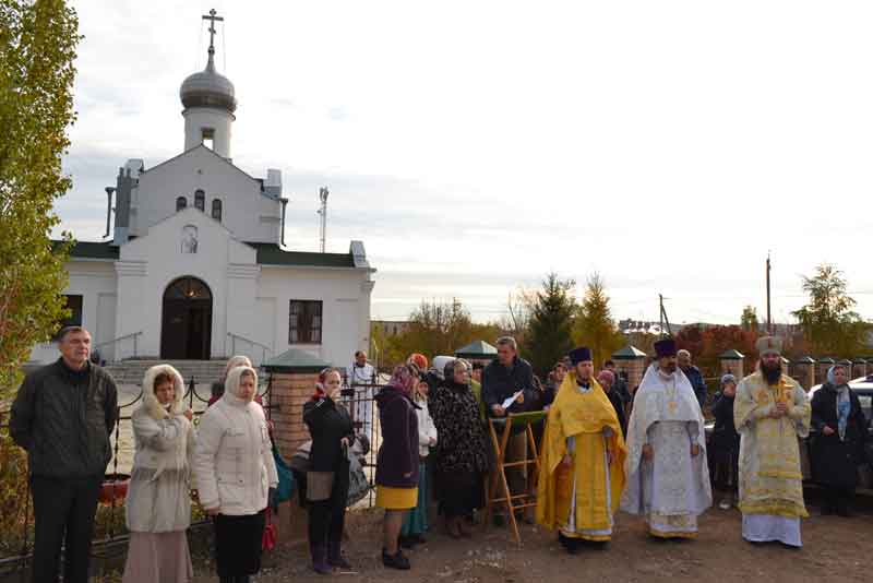 На колокольне храма Андрея Первозванного установлен крест (фото)