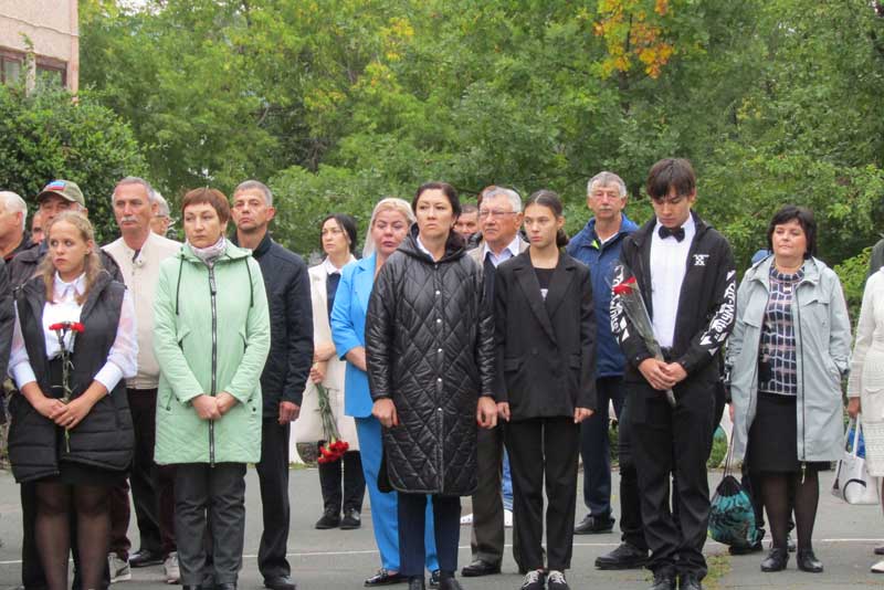 В школе села Хабарное открыли мемориальную доску в память о бойце СВО Алексее Жмуркине