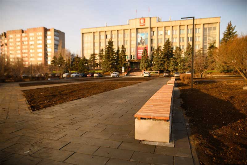 В Новотроицке завершены работы по  благоустройству центральной площади города