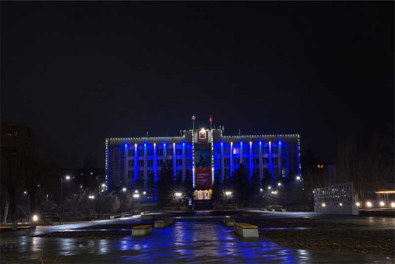 В Новотроицке завершены работы по  благоустройству центральной площади города