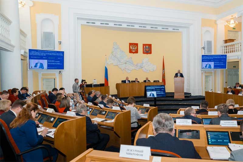 Сегодня, 18 декабря, депутаты Законодательного Собрания области приняли во втором чтении бюджет Оренбуржья  на 2026 год и плановый период 2027 и 2028 годов