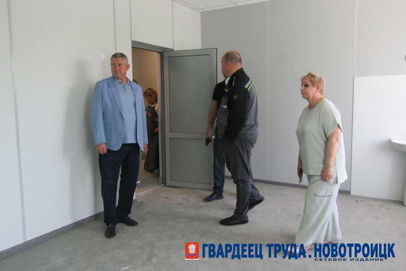Готовность Новотроицкой школы № 10, где завершается капитальный ремонт, оценивается в 80 процентов