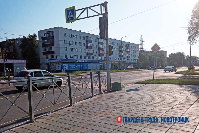 Глава Новотроицка пообещал восстановить работу светофора в районе остановки 