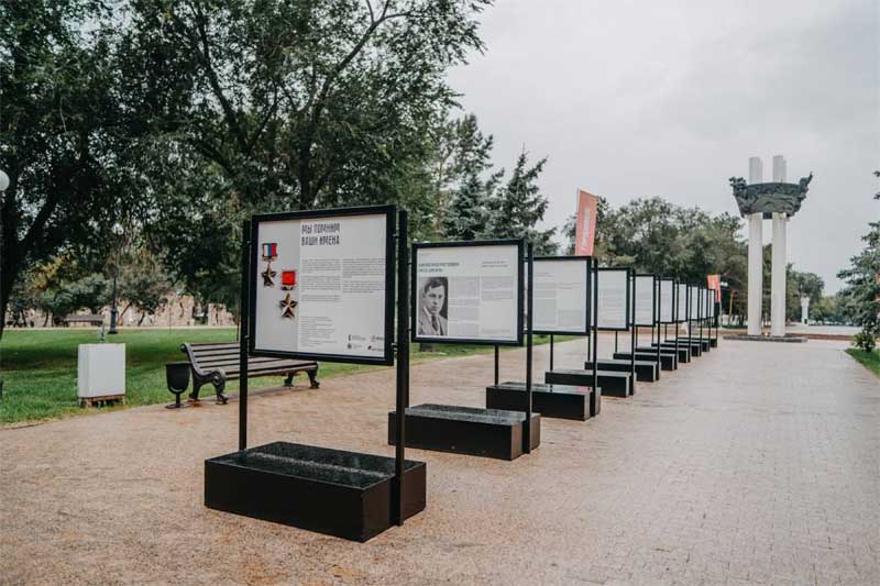 В Год защитника Отечества в Оренбурге создали уличную выставку о героях – земляках