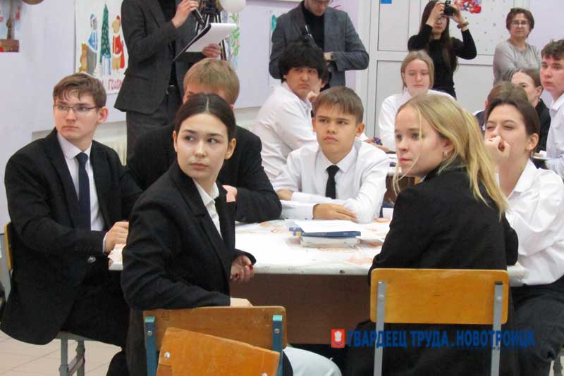 В Новотроицке определили знатоков физики среди школьников