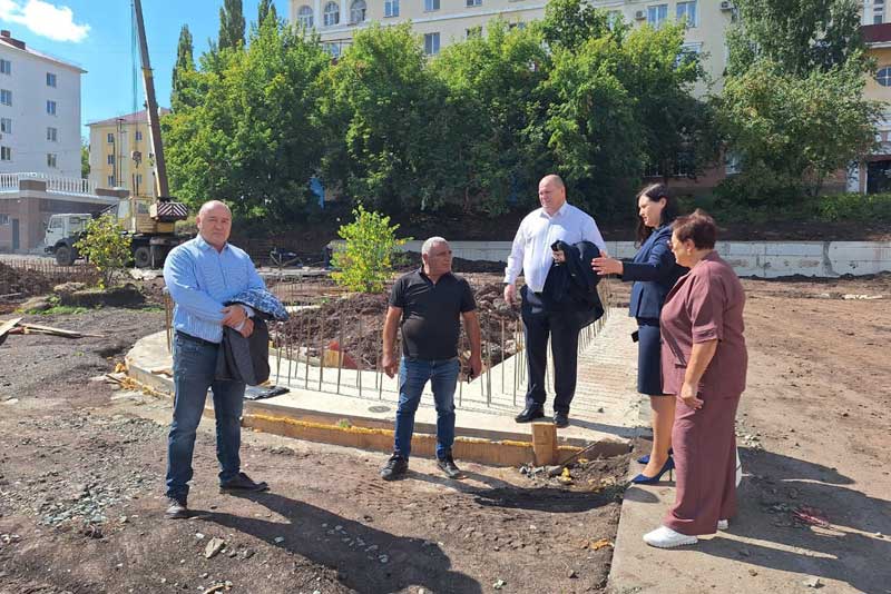 Партийцы оценили объекты благоустройства в Медногорске