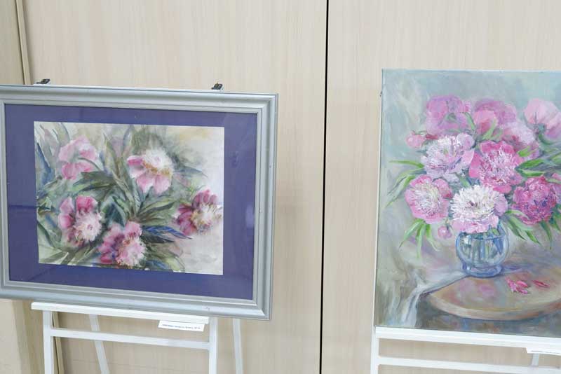 Новотройчане познакомились с творчеством художницы Елены Кожиной из соседнего Орска (6+)