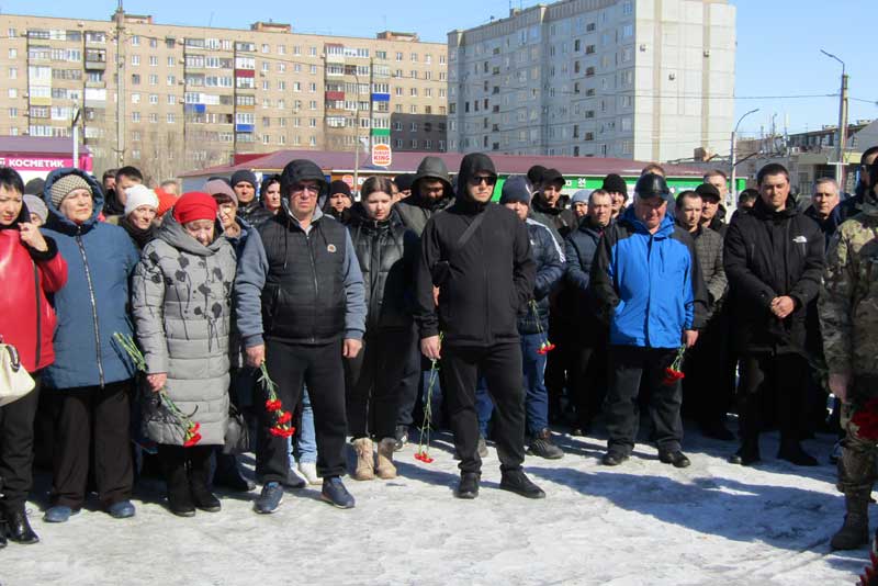 Новотройчане проводили в последний путь  бойца СВО Александра Дианова