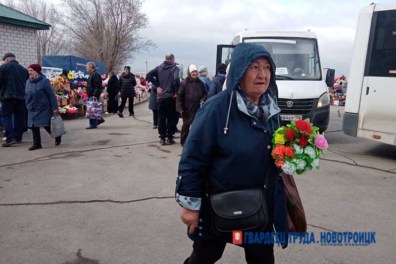 В День Радоницы новотройчане  навещают могилы родных и близких