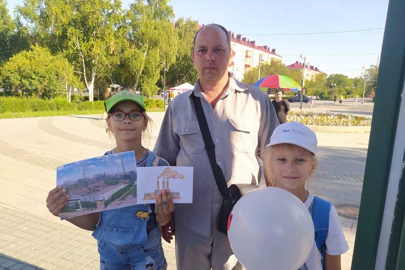 Новотроицкие библиотекари подарили горожанам праздник хорошего настроения