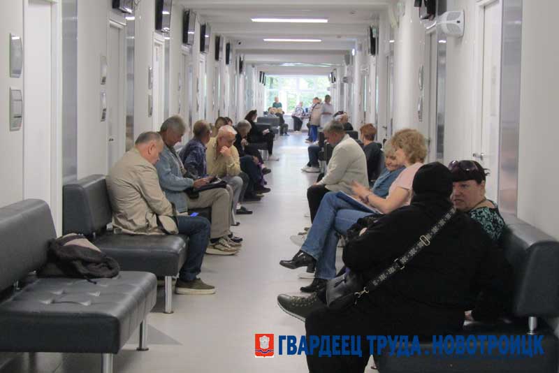 В Новотроицке работали врачи из областного центра