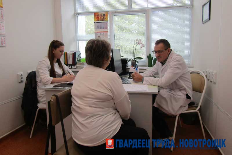 В Новотроицке работали врачи из областного центра