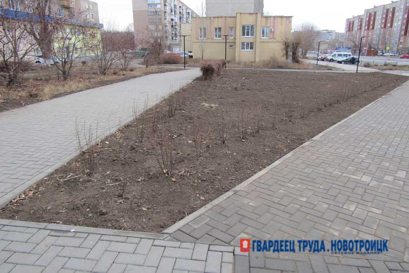 В Новотроицке завершаются работы по благоустройству каскада аллей на улице Советской