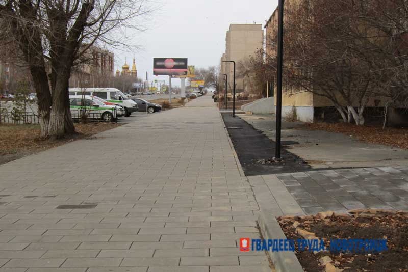 В Новотроицке завершаются работы по благоустройству каскада аллей на улице Советской