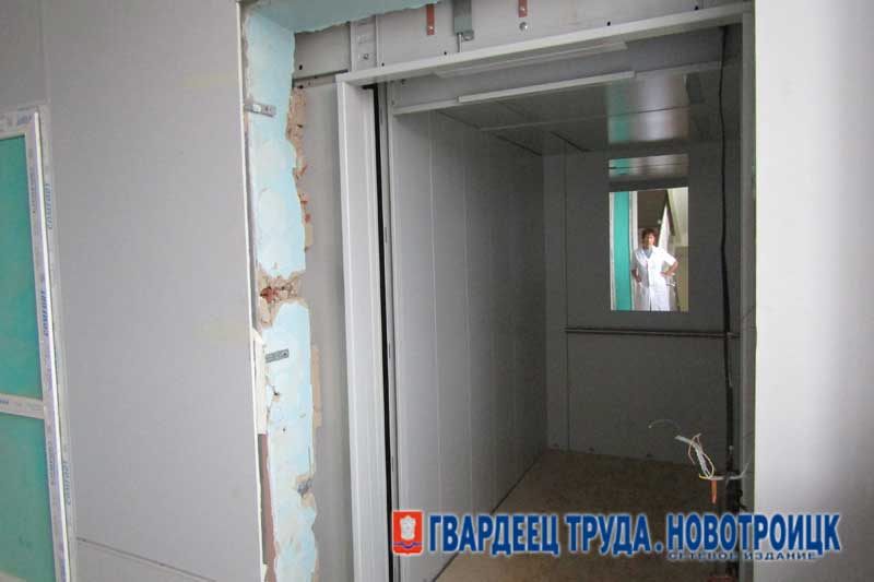 В Новотроицке в рамках национального проекта завершается ремонт детской больницы