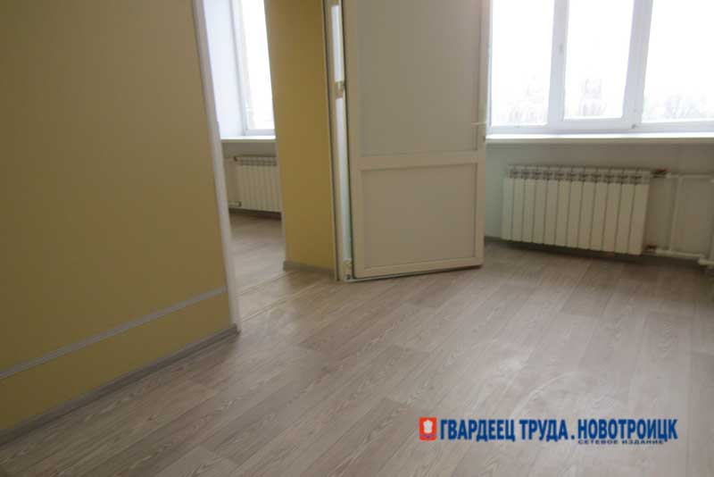 Глава Новотроицка Денис Меньшиков оценил работы по капитальному ремонту Детской городской больницы