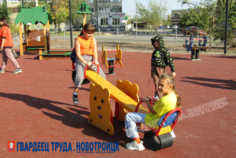 В Новотроицке нынешним летом приведут в порядок детские площадки