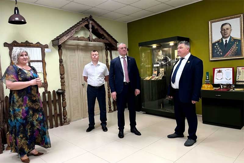 Олег Димов побывал с рабочими поездками в территориях Оренбуржья
