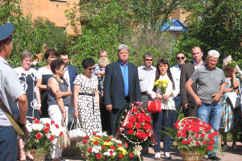 Поклонимся великим тем годам!