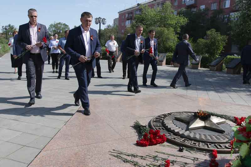 В День памяти и скорби металлурги «Уральской Стали» присоединились к мемориальной акции (фото)