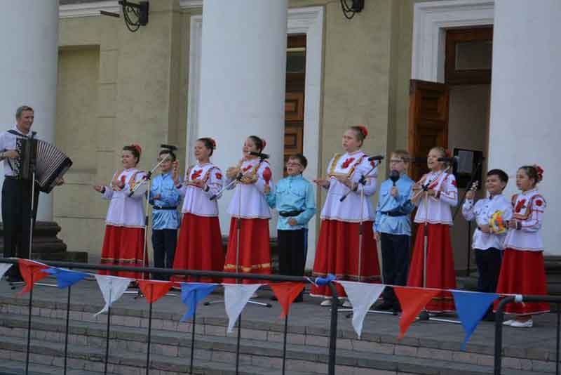 Новотроицк встретил День металлурга (фото)