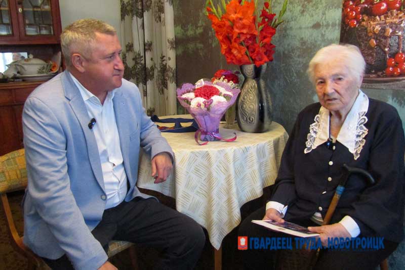 Новотройчанка Надежда Вязкова отмечает 100-летний юбилей