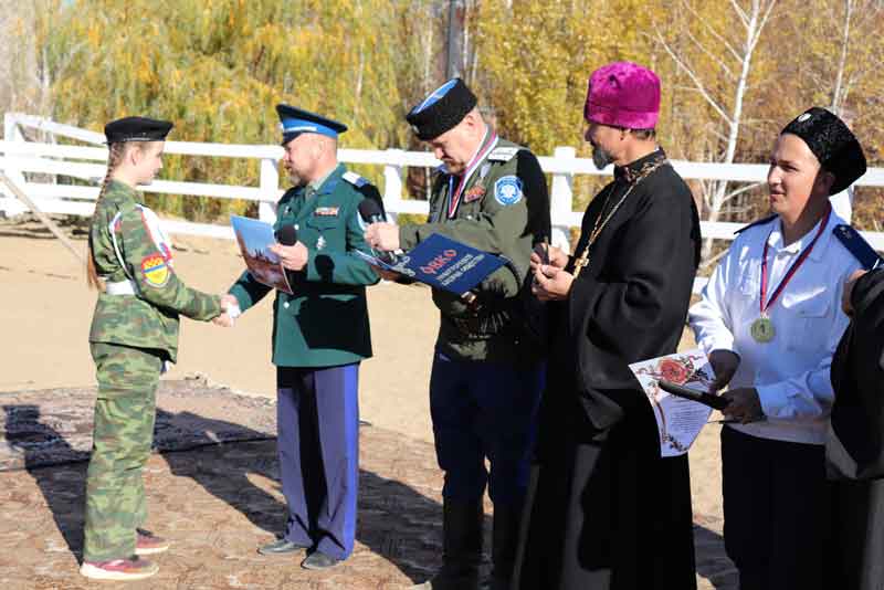 Поедет казак на лихом коне (фото)