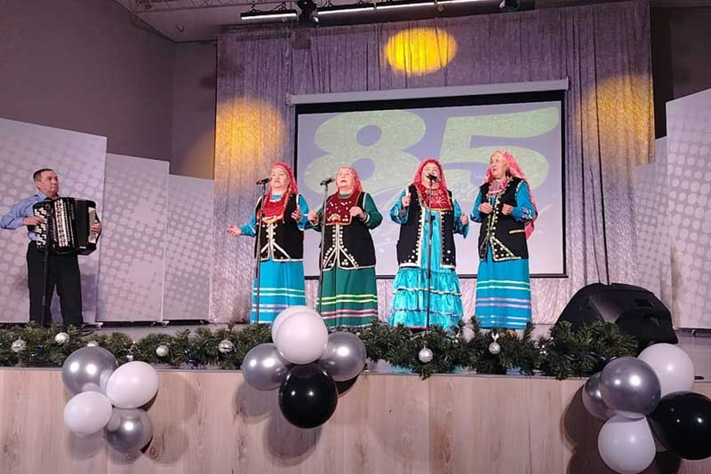 В новотроицком посёлке Аккермановка отметили 85‑летний юбилей местного клуба