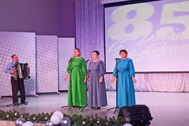 В новотроицком посёлке Аккермановка отметили 85‑летний юбилей местного клуба