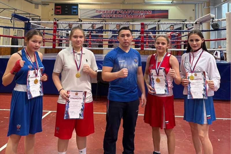 Четыре новотройчанки выступят на окружном первенстве по боксу