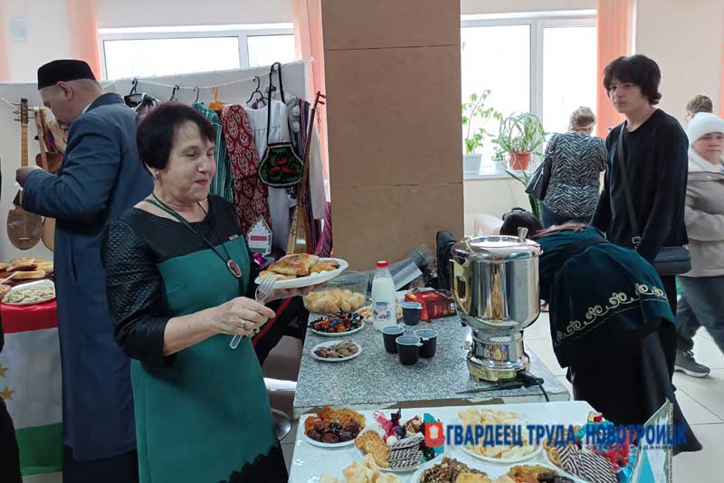 Вечер «В семье единой – Новый год» в 13-й раз собрал друзей