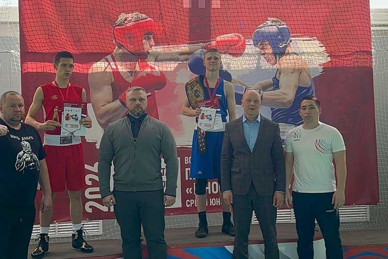 Новотройчанин Егор Бережнов стал победителем Всероссийских соревнований по боксу