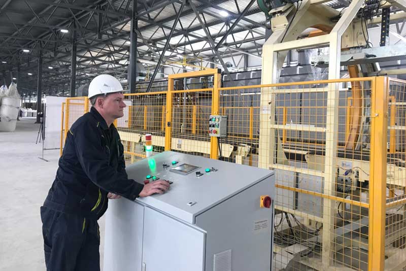 Губернатор  области Денис Паслер принял участие в открытии нового производства на Новотроицком содовом заводе