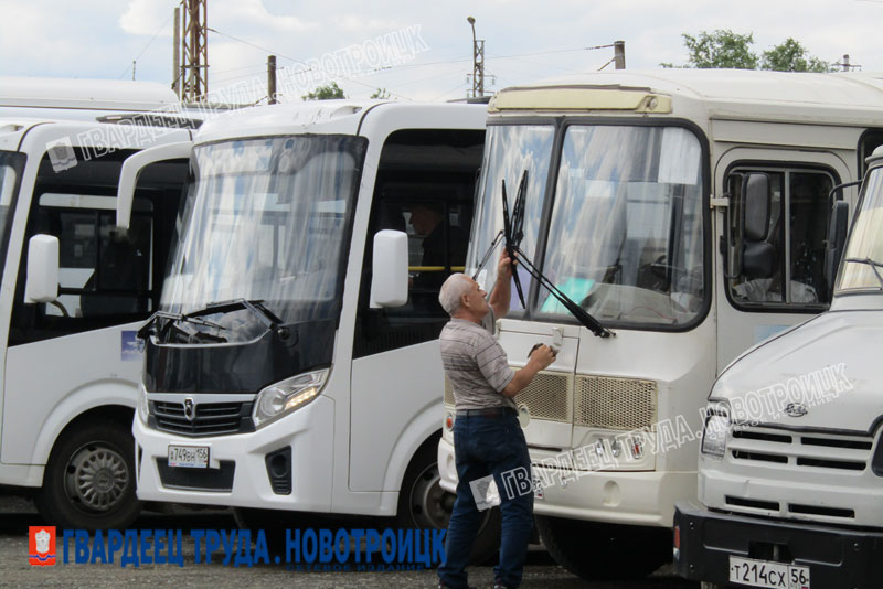 Глава Новотроицка Денис Меньшиков побывал  в МУП «НовГорТранс»